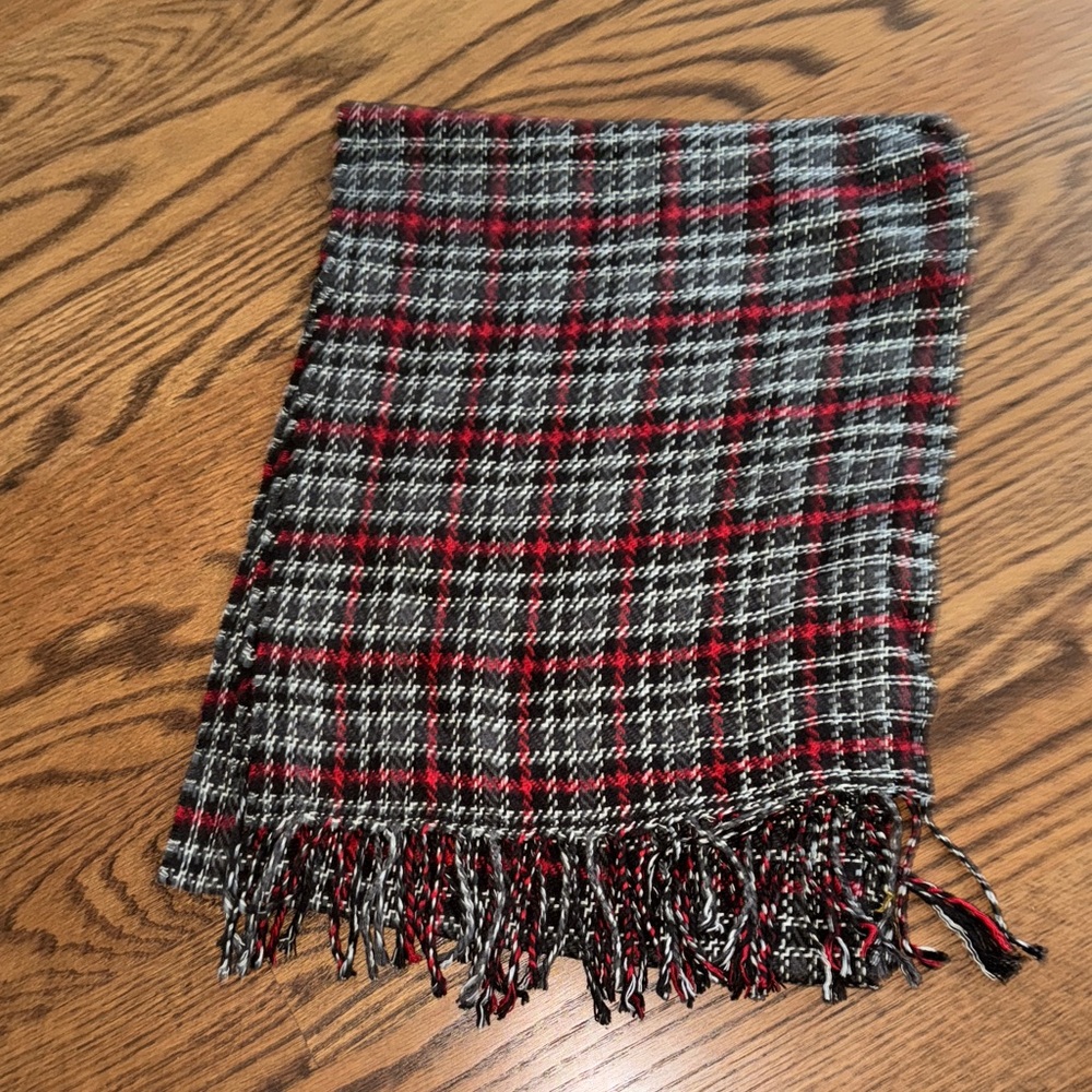EC Plaid Fringe Scarf in Red and Black